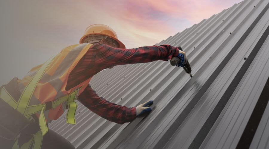Professional gutter cleaning in Keytesville, MO